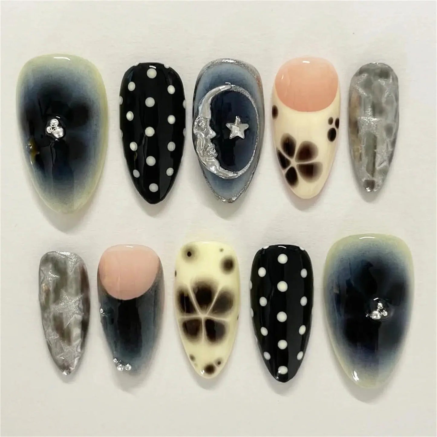 24pcs White Flower Fake Nail Tips Ins Yellow Pink Blush False Nails Wearable Full Cover European Almond Shaped Press on Nails Tech Triumph Shop