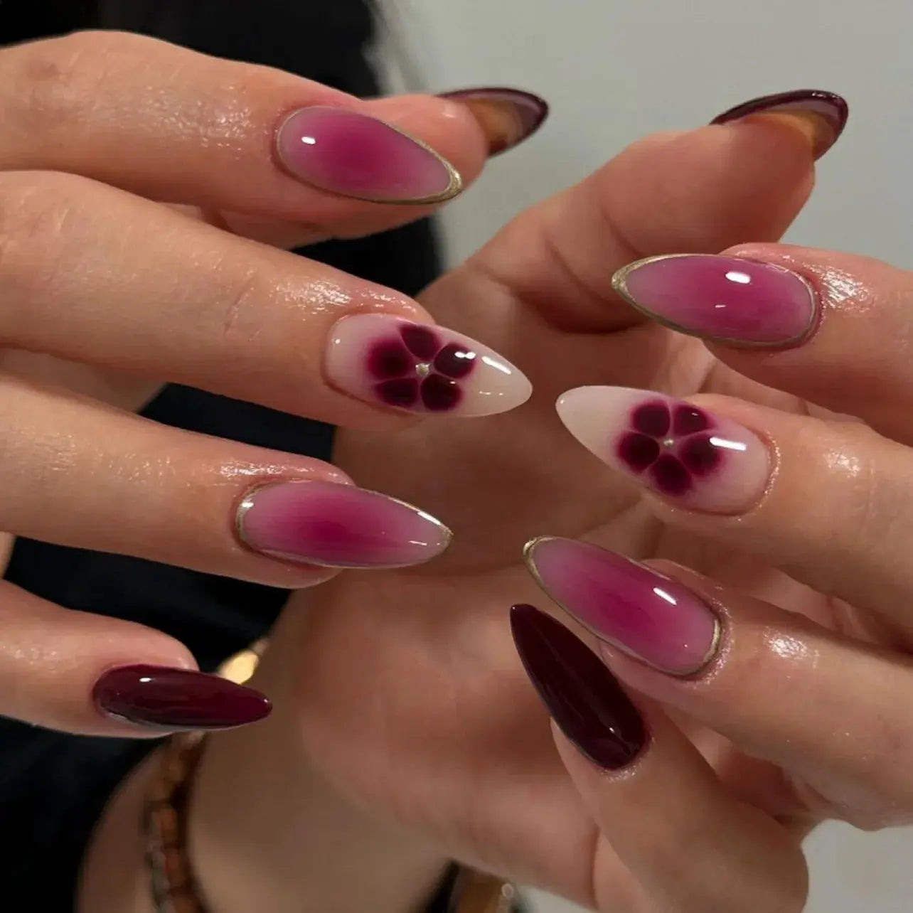24pcs White Flower Fake Nail Tips Ins Yellow Pink Blush False Nails Wearable Full Cover European Almond Shaped Press on Nails Tech Triumph Shop