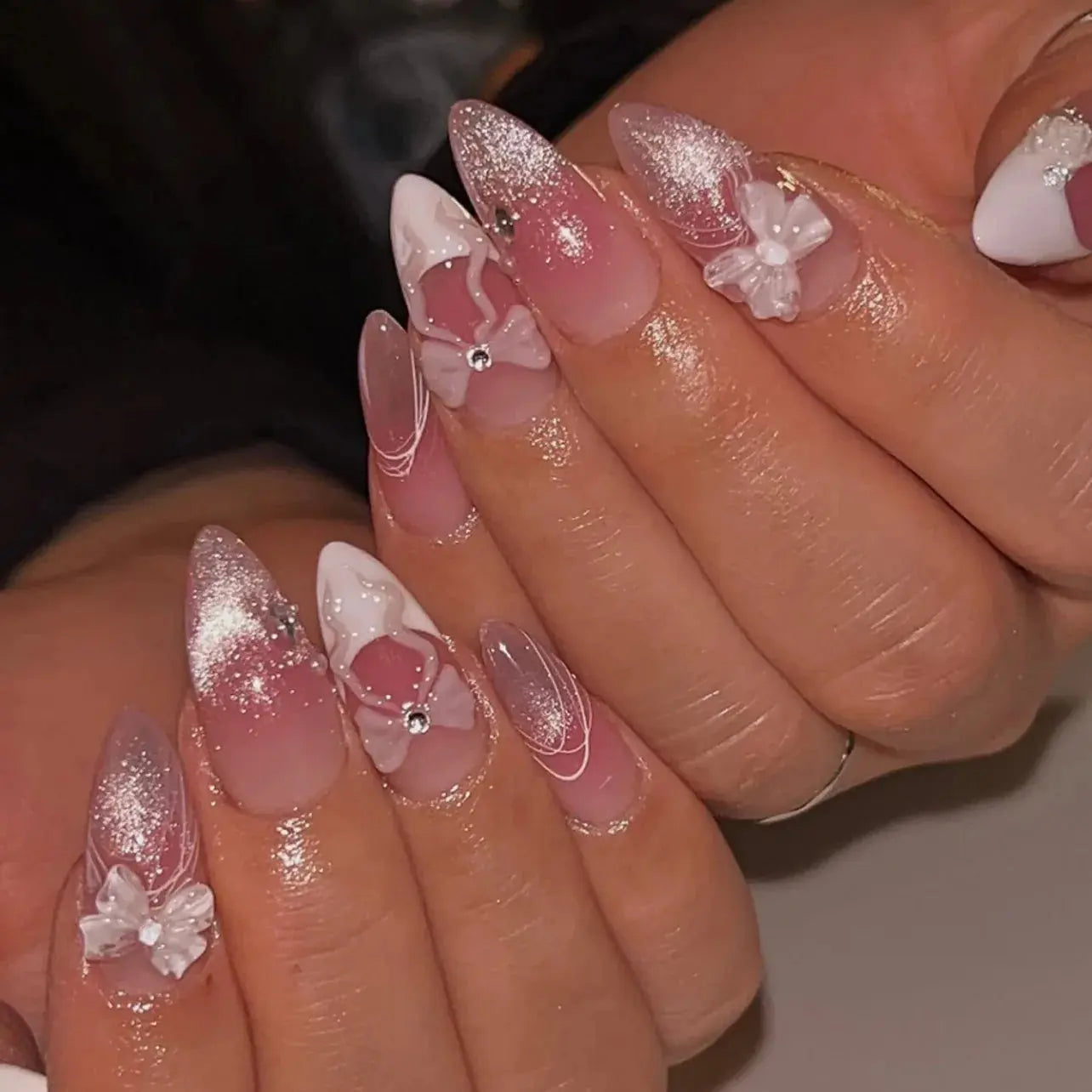 24pcs White Flower Fake Nail Tips Ins Yellow Pink Blush False Nails Wearable Full Cover European Almond Shaped Press on Nails Tech Triumph Shop