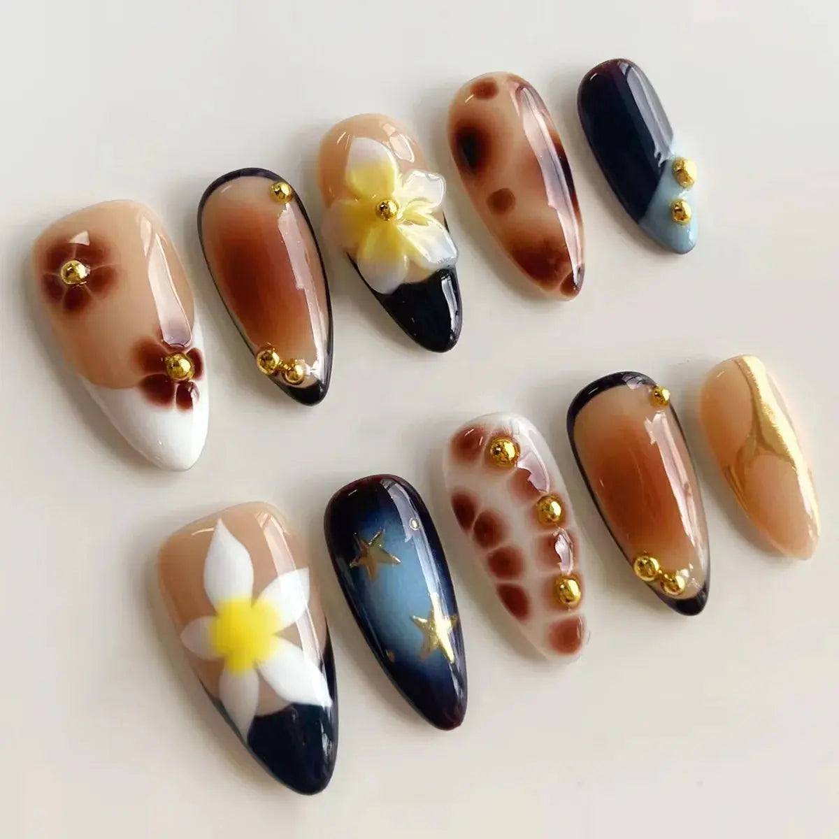 24pcs White Flower Fake Nail Tips Ins Yellow Pink Blush False Nails Wearable Full Cover European Almond Shaped Press on Nails Tech Triumph Shop