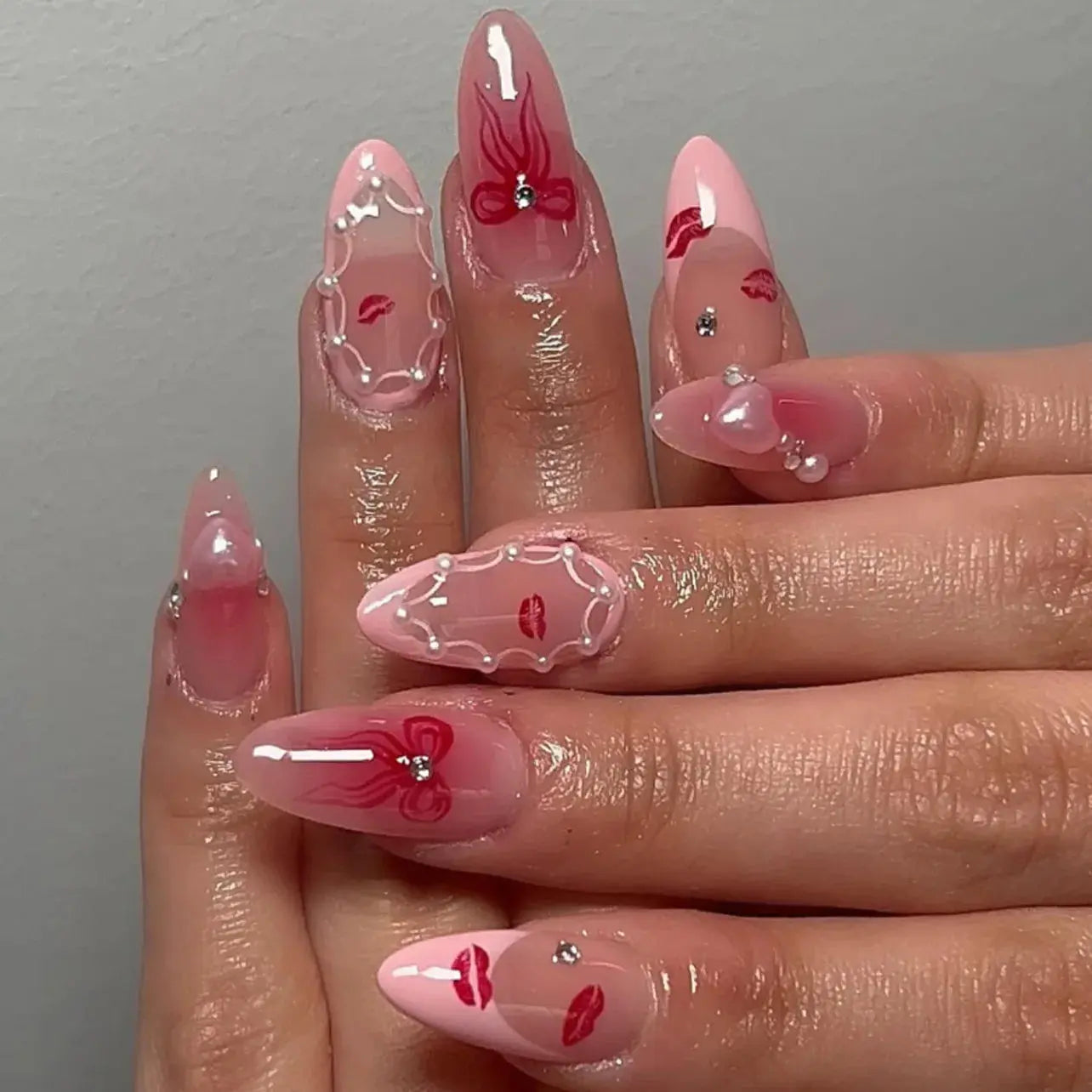 24pcs White Flower Fake Nail Tips Ins Yellow Pink Blush False Nails Wearable Full Cover European Almond Shaped Press on Nails Tech Triumph Shop