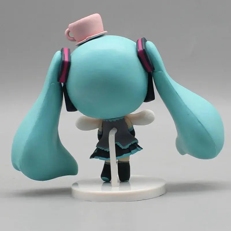 Hatsune Miku Anime Figurine Holding Cinnamoroll Bean Eyed Kawaii Tabletop Decorations Action Figures Doll Model Children ToyGift Tech Triumph Shop