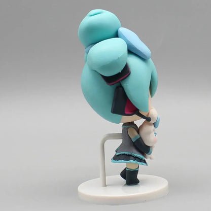Hatsune Miku Anime Figurine Holding Cinnamoroll Bean Eyed Kawaii Tabletop Decorations Action Figures Doll Model Children ToyGift Tech Triumph Shop