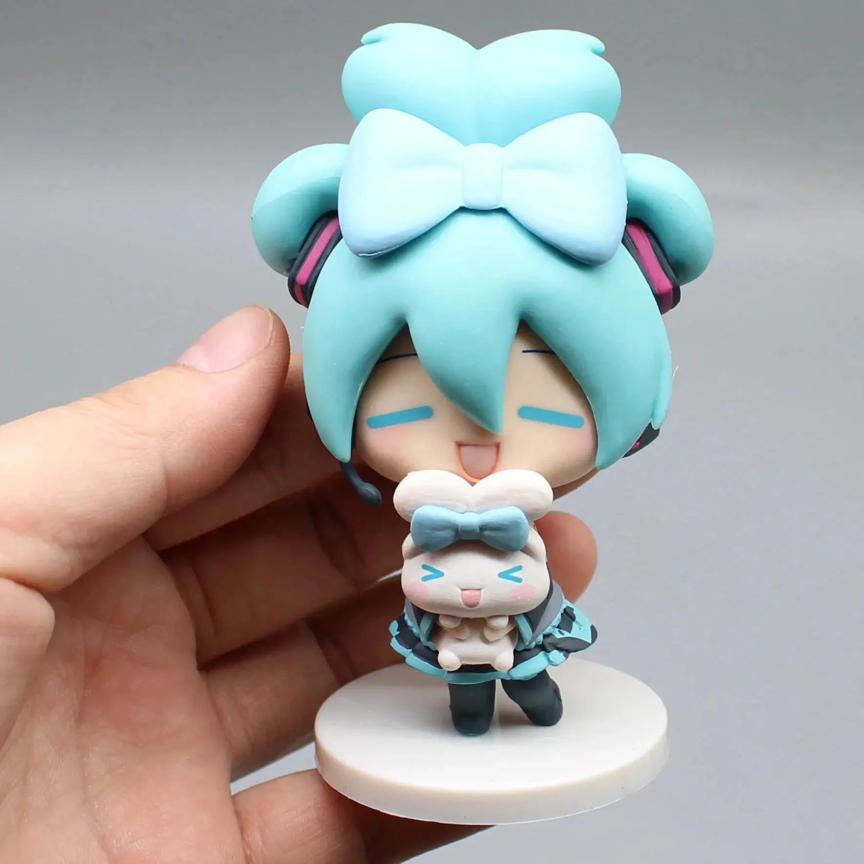 Hatsune Miku Anime Figurine Holding Cinnamoroll Bean Eyed Kawaii Tabletop Decorations Action Figures Doll Model Children ToyGift Tech Triumph Shop