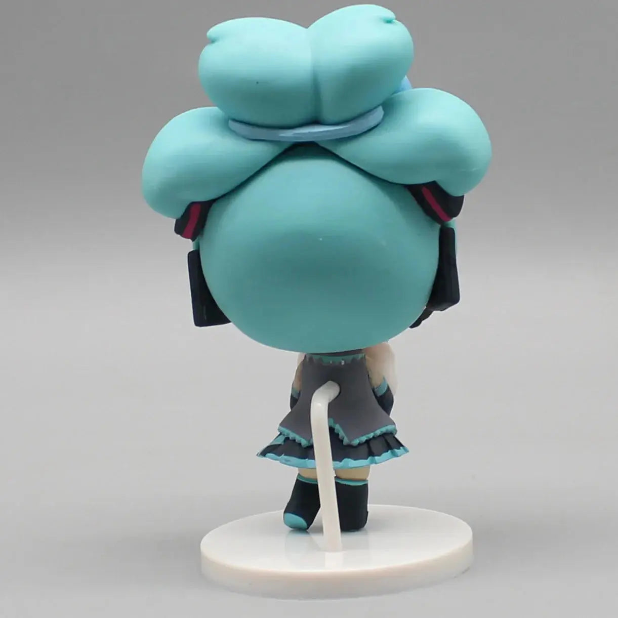 Hatsune Miku Anime Figurine Holding Cinnamoroll Bean Eyed Kawaii Tabletop Decorations Action Figures Doll Model Children ToyGift Tech Triumph Shop