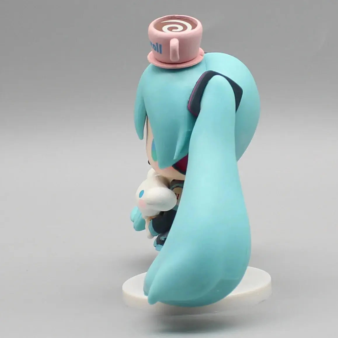 Hatsune Miku Anime Figurine Holding Cinnamoroll Bean Eyed Kawaii Tabletop Decorations Action Figures Doll Model Children ToyGift Tech Triumph Shop